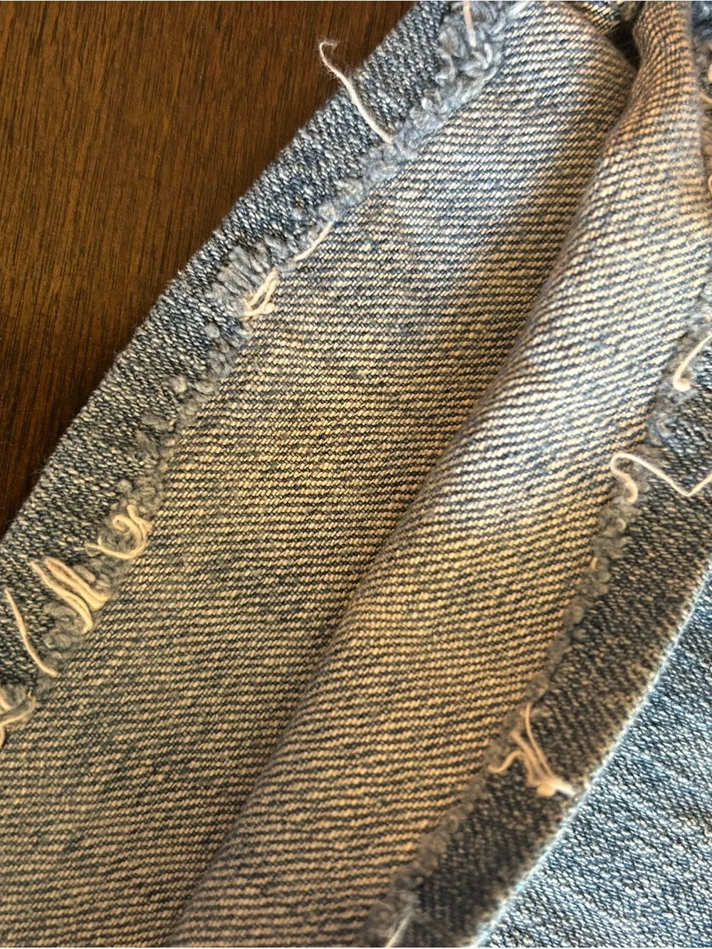 American Eagle Favorite Boyfriend Womens Sz 6 Short Distressed Jeans